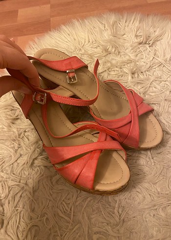 Yavruağzı Süet Dolgu Topuklu Kadın Ayakkabı - Görsel 5