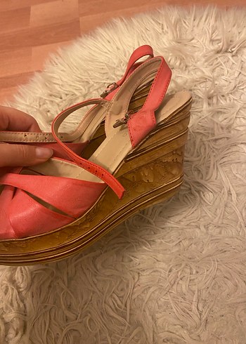 Yavruağzı Süet Dolgu Topuklu Kadın Ayakkabı - Görsel 2