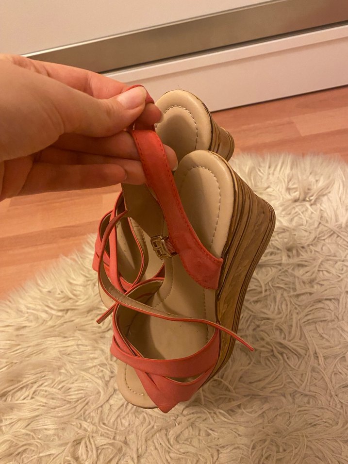 Yavruağzı Süet Dolgu Topuklu Kadın Ayakkabı - Görsel 3