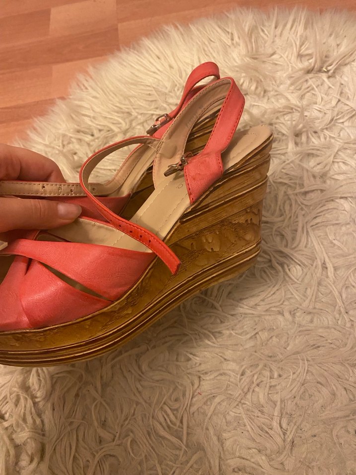 Yavruağzı Süet Dolgu Topuklu Kadın Ayakkabı - Görsel 2