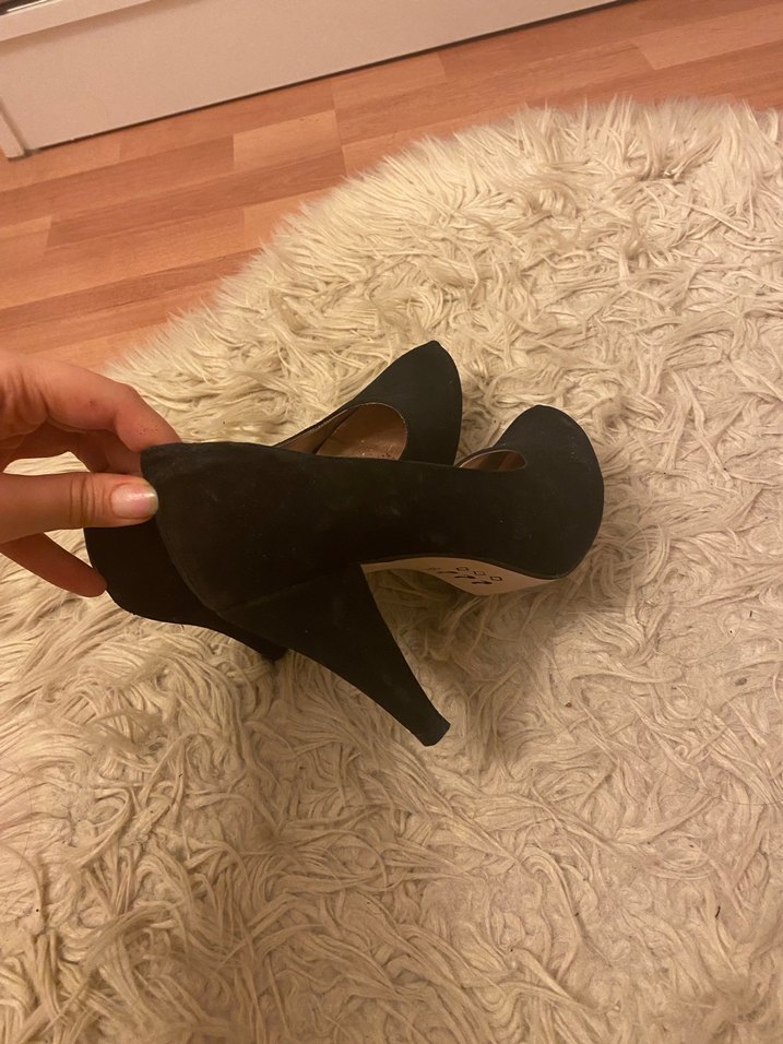 Siyah Süet Topuklu Kadın Ayakkabı - Görsel 3