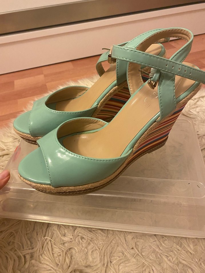 Turkuaz Tokalı Dolgu Topuk Kadın Ayakkabı - Görsel 2