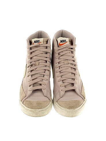 39 Beden Nike Spor Ayakkabı %70 İndirimli.