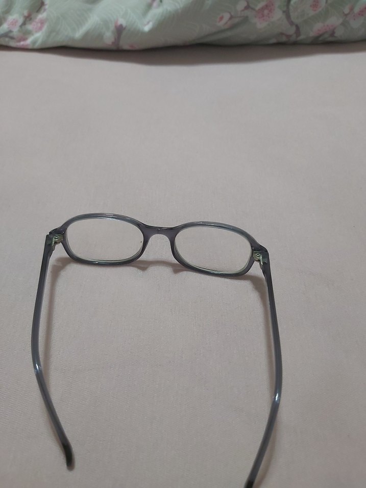 Şeffaf Gri çocuk Gözlüğü - Görsel 3