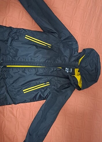 LC Waikiki LCW çocuk yağmurluk