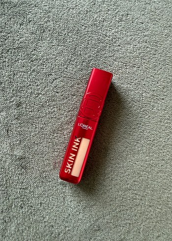 L'Oréal Paris Skin Ink fondöten