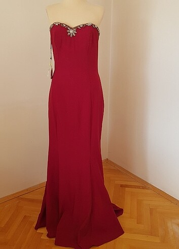 Bordo Straplez Gece Elbisesi