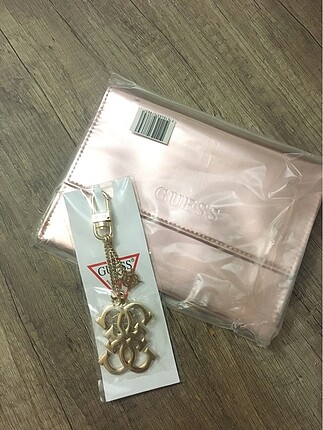 Guess anahtarlık