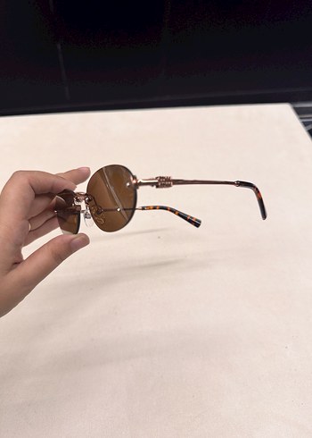 Miu Miu Parlak Kahverengi Minimalist Kadın Güneş Gözlüğü