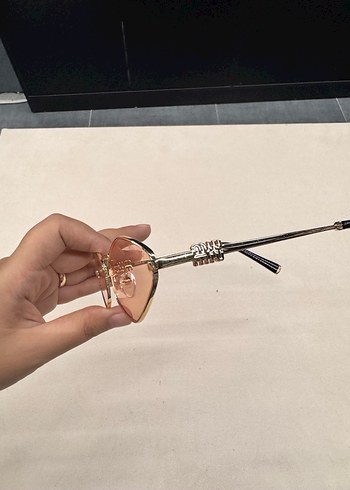 Miu Miu Şeffaf Bej Minimalist Kadın Gözlüğü