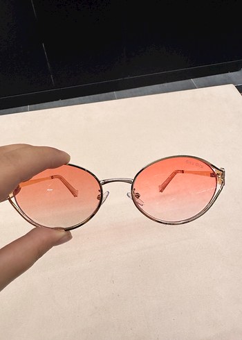 Şeffaf Pembe Minimalist Kadın Güneş Gözlüğü