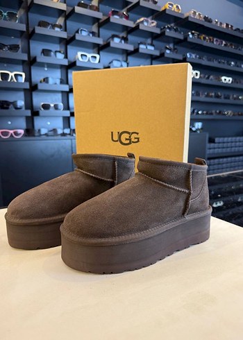UGG Kahverengi Süet Kadın Dolgu Topuk Bot
