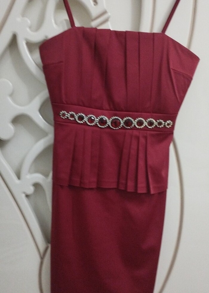 Yılbaşı için şık gece elbisesi - Görsel 4