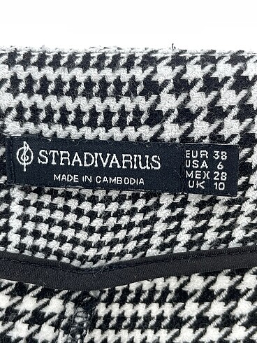 38 Beden çeşitli Renk Stradivarius Düz Kesim %70 İndirimli.