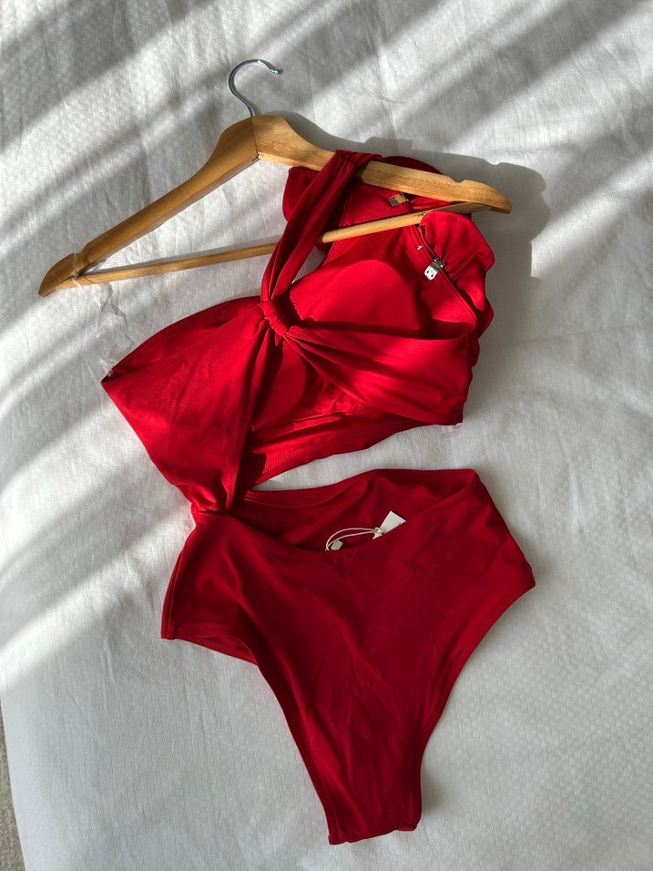 Oysho Kırmızı Fırfırlı Mini Bohem Mayo - Görsel 3