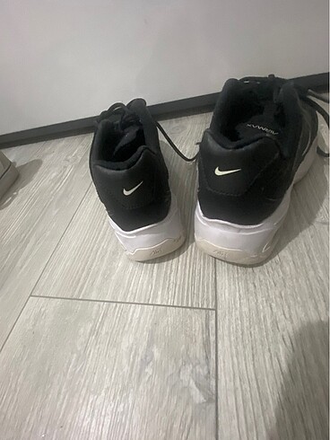 37,5 Beden Nike ayakkabı