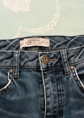 32 Beden kısa kot pantolon beden 32 az kullanıldı yeni