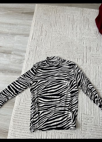 Kadın Gri Zebra Desenli Uzun Kollu Bluz
