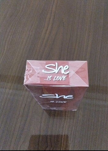 Beden Renk She is love parfüm 50 ml