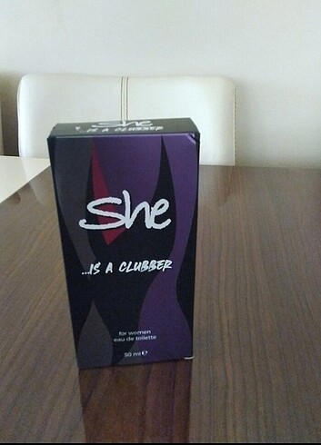 She She is a clubber parfüm 50 ml 
