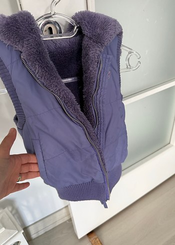 Kız Çocuk Mor Kürklü Yelek - Görsel 3