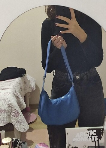 mavı askılı omuz çantası