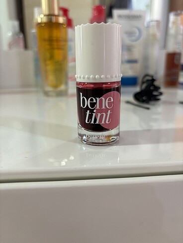 Benefit tint