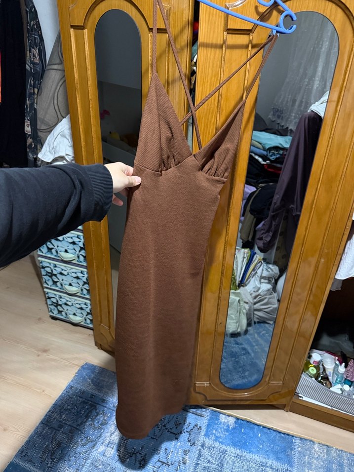 Drapeli Beyaz V Yaka Kolsuz Bluz - Görsel 2