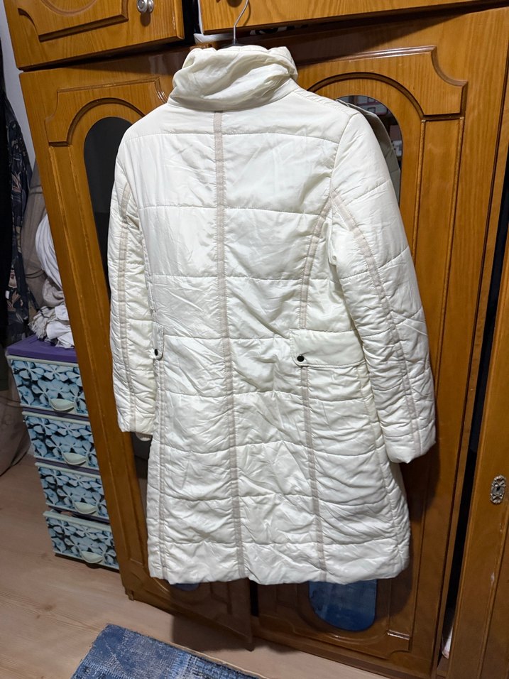 Düğmeli Beyaz Kadın Kışlık Midi Mont - Görsel 2