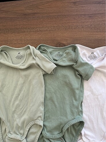 H&M HM kısa kol body