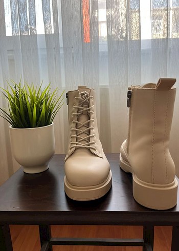 38 Beden Krem Minimalist Deri Kadın Bot Derimod Marka