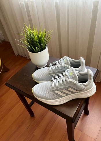 38 Beden Gri Bağcıklı Adidas Spor Kadın Sneakers
