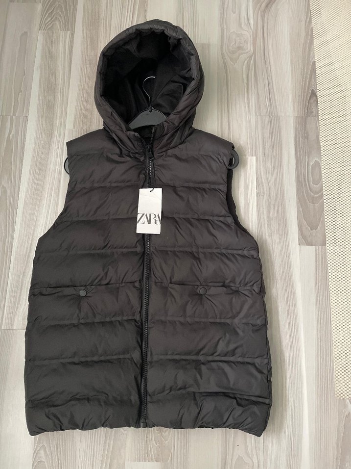 Siyah Kapüşonlu Kadın Şişme Yelek - Görsel 2