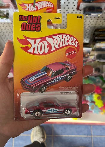 Hot Wheels Kırmızı '81 Camaro Oyuncak Araba