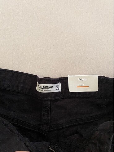 Pull and Bear Siyah Şort