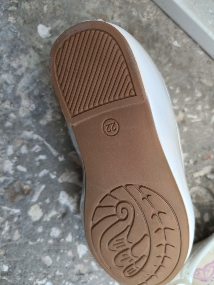 Beyaz Kız Çocuk Tokalı Babet - Görsel 3