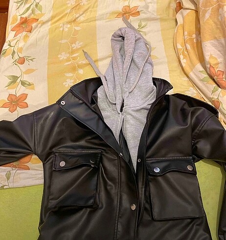 Zara Gri kapüşonlu deri ceket