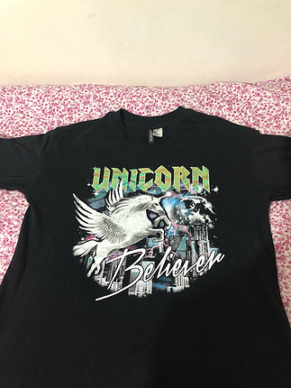 Siyah unicorn tişört