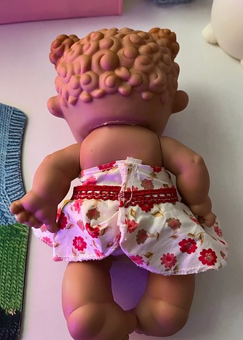 Çiçekli Elbiseli Renkli Bebek - Görsel 3