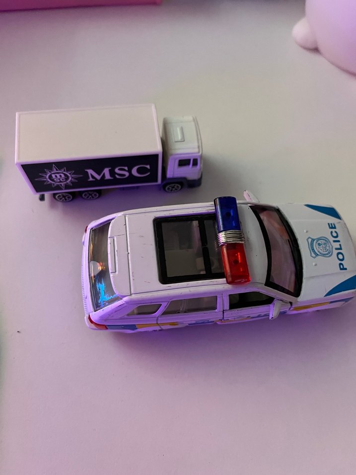 Renkli Polis ve MSC Oyuncak Arabalar - Görsel 2