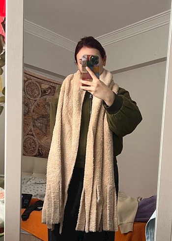 Diğer Kadın Peluş Detaylı Ekru Sokak Stili Atkı