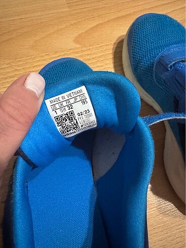 32 Beden Adidas Spor ayakkabı