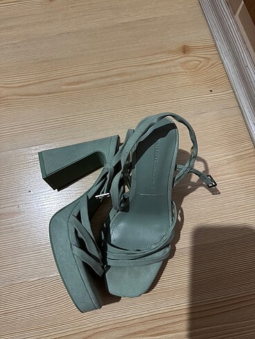 36 Beden Pull&bear topuklu sandalet