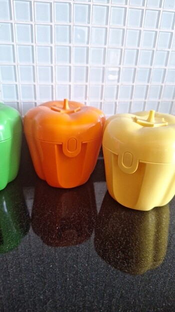 Beden Tupperware biber sakla kapları
