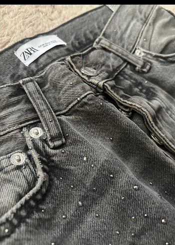zara taşlı parlak jean - Görsel 4