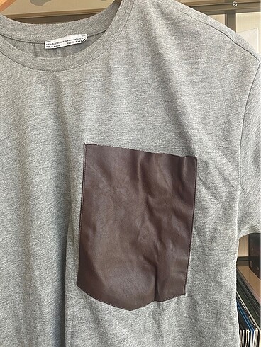 Zara Deri Cepli Gri Tişört - Görsel 4