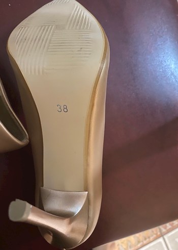 Parlak Altın Renk Stiletto Kadın Ayakkabı - Görsel 4