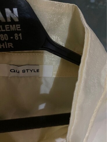 m Beden QU STYLE gömlek.. şık bir gömlek.. kolları ister kıvırılabilir i