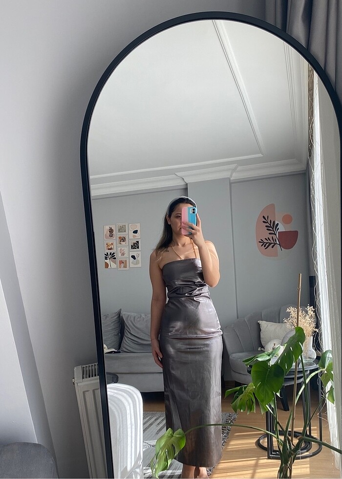 Zara metalik straplez elbise - Görsel 3