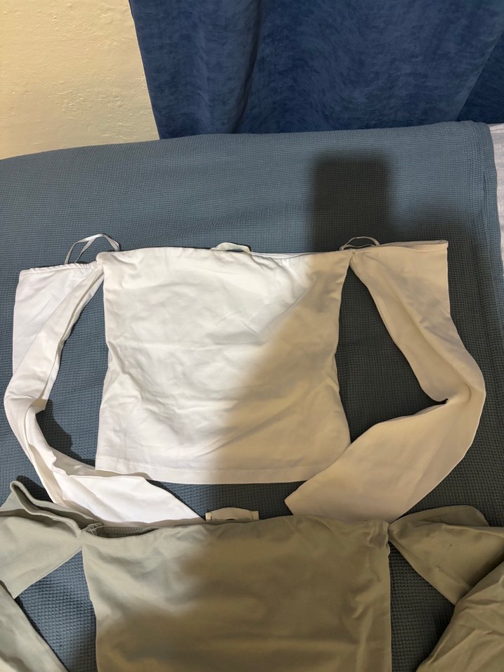 Pull and Bear Omzu Açık Uzun Kollu Bluz — görsel 2/6